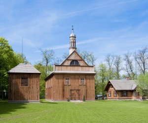 Kompleks kościelny ze wsi Boguty-Pianki - dzwonnica z XIX w.