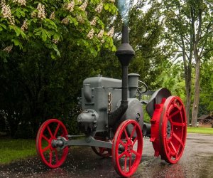 Kolejny unikatowy ciągnik w ciechanowieckim Muzeum