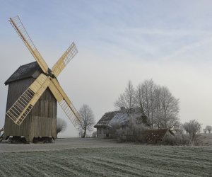 Prace remontowe i konserwatorskie w Drewnowie Ziemakach