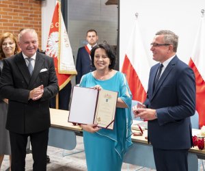 Dyrektor Dorota Łapiak odznaczona tytułem "Honorowy Obywatel Ciechanowca"