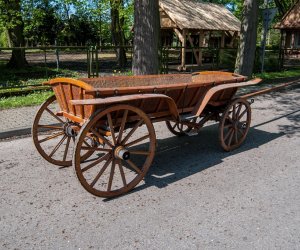 KONSERWACJA ZABYTKOWYCH POJAZDÓW ZAPRZĘGOWYCH ZE ZBIORÓW MUZEUM...