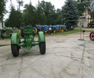 Kobiety na traktorach