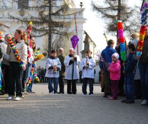 Prezentacja palm na Mszy Świetęj