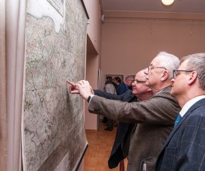 "PODLASIE NA DAWNYCH MAPACH RZECZYPOSPOLITEJ OBOJGA NARODÓW Z KOLEKCJI DOKTORA TOMASZA NIEWODNICZAŃSKIEGO W ZBIORACH ZAMKU KRÓLEWSKIEGO W WARSZAWIE - MUZEUM"