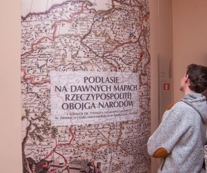 "PODLASIE NA DAWNYCH MAPACH RZECZYPOSPOLITEJ OBOJGA NARODÓW Z KOLEKCJI DOKTORA TOMASZA NIEWODNICZAŃSKIEGO W ZBIORACH ZAMKU KRÓLEWSKIEGO W WARSZAWIE - MUZEUM"