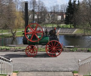 Najstarsza lokomobila parowa w Muzeum Rolnictwa im. ks. Krzysztofa Kluka w Ciechanowcu