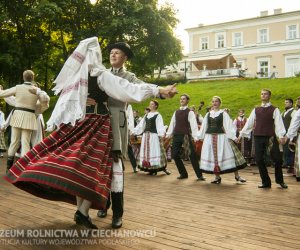 Podlaska Oktawa Kultur 2013 - występ ZPiT Uniwersytetu Wileńskiego w Muzeum Rolnictwa - fotorelacja