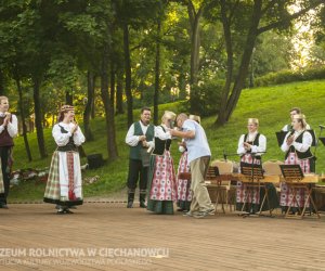 Podlaska Oktawa Kultur 2013 - występ ZPiT Uniwersytetu Wileńskiego w Muzeum Rolnictwa - fotorelacja