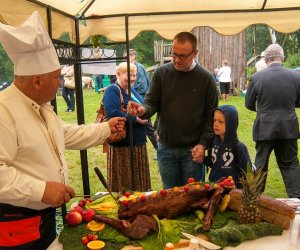 JESIEŃ W POLU I ZAGRODZIE