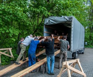 KONSERWACJA ZABYTKOWYCH POJAZDÓW ZAPRZĘGOWYCH ZE ZBIORÓW MUZEUM...