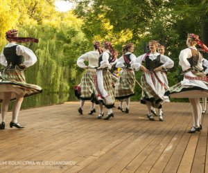 Podlaska Oktawa Kultur 2013 - występ ZPiT Uniwersytetu Wileńskiego w Muzeum Rolnictwa - fotorelacja