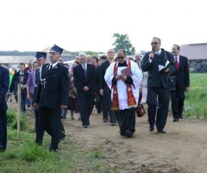 ZIELONE ŚWIĄTKI POD WIATRAKIEM