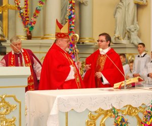 Prezentacja palm na Mszy Świetęj