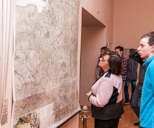 "PODLASIE NA DAWNYCH MAPACH RZECZYPOSPOLITEJ OBOJGA NARODÓW Z KOLEKCJI DOKTORA TOMASZA NIEWODNICZAŃSKIEGO W ZBIORACH ZAMKU KRÓLEWSKIEGO W WARSZAWIE - MUZEUM"