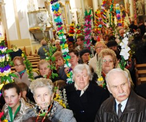 Prezentacja palm na Mszy Świetęj