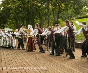 Podlaska Oktawa Kultur 2013 - występ ZPiT Uniwersytetu Wileńskiego w Muzeum Rolnictwa - fotorelacja