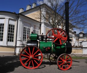 Najstarsza lokomobila parowa w Muzeum Rolnictwa im. ks. Krzysztofa Kluka w Ciechanowcu
