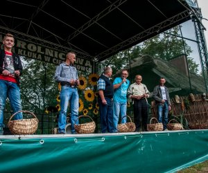 Jesień w polu i zagrodzie