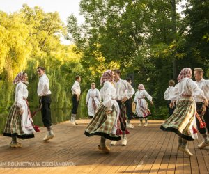 Podlaska Oktawa Kultur 2013 - występ ZPiT Uniwersytetu Wileńskiego w Muzeum Rolnictwa - fotorelacja