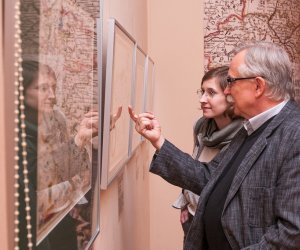 "PODLASIE NA DAWNYCH MAPACH RZECZYPOSPOLITEJ OBOJGA NARODÓW Z KOLEKCJI DOKTORA TOMASZA NIEWODNICZAŃSKIEGO W ZBIORACH ZAMKU KRÓLEWSKIEGO W WARSZAWIE - MUZEUM"