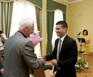 "Z PLENERÓW W MAGICZNYCH ZAKĄTKACH ŚWIATA" WYSTAWA MALARSTWA FRANCISZKA RYSZARDA MAZURKA