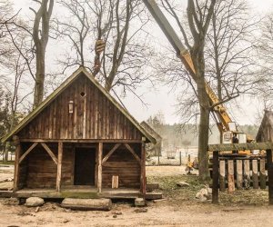 Translokacja spichlerza w zagrodzie leśnej