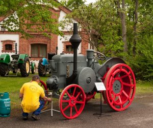 Kolejny unikatowy ciągnik w ciechanowieckim Muzeum