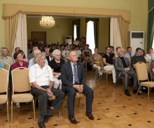 "Z PLENERÓW W MAGICZNYCH ZAKĄTKACH ŚWIATA" WYSTAWA MALARSTWA FRANCISZKA RYSZARDA MAZURKA