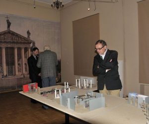 „WYSTAWY, WYSTAWY... NAJCIEKAWSZE EKSPOZYCJE Z OSTATNICH LAT W ZAMKU KRÓLEWSKIM W WARSZAWIE”
