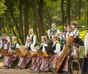Podlaska Oktawa Kultur 2013 - występ ZPiT Uniwersytetu Wileńskiego w Muzeum Rolnictwa - fotorelacja