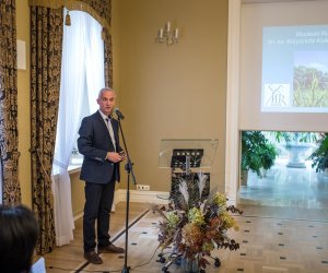 Podsumowanie i prezentacja projektu "Restauracja obiektów zespołu pałacowo-parkowego wraz z konserwacją muzealiów Muzeum Rolnictwa im. ks. Krzysztofa Kluka w Ciechanowcu"