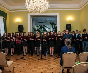 PO RAZ TRZECI W MUZEALNYCH MURACH TWÓRCZOŚĆ UCZNIÓW OGÓLNOKSZTAŁCĄCEJ SZKOŁY SZTUK PIĘKNYCH W CIECHANOWCU