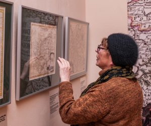 "PODLASIE NA DAWNYCH MAPACH RZECZYPOSPOLITEJ OBOJGA NARODÓW Z KOLEKCJI DOKTORA TOMASZA NIEWODNICZAŃSKIEGO W ZBIORACH ZAMKU KRÓLEWSKIEGO W WARSZAWIE - MUZEUM"