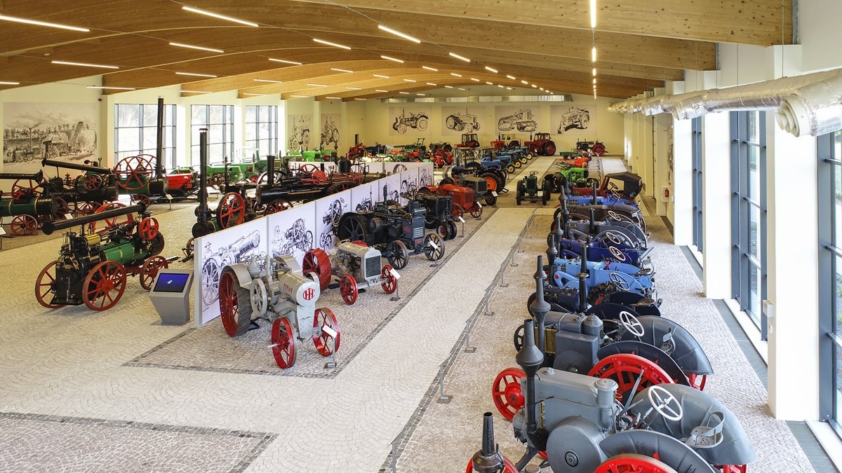 Wystawa stała "Maszyny parowe i ciągniki rolnicze"